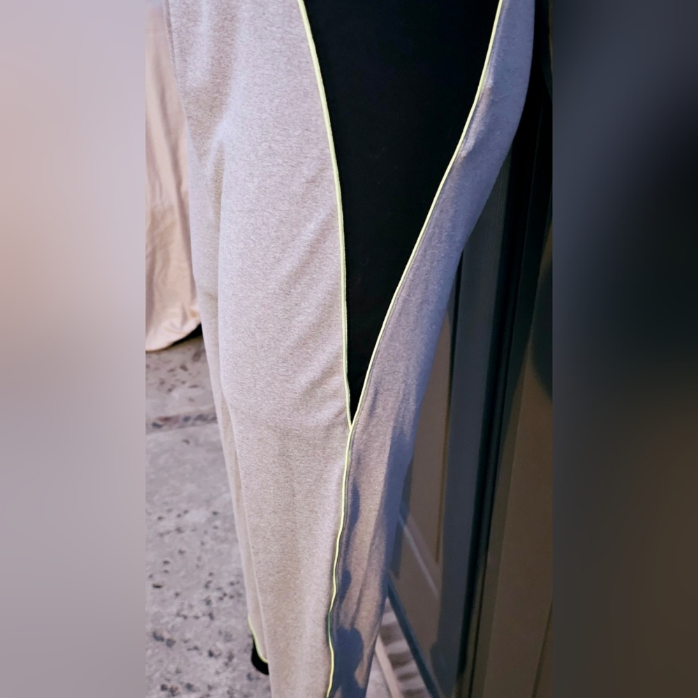 MEDIUM ADIDAS PANTS - Picture 7 of 9
